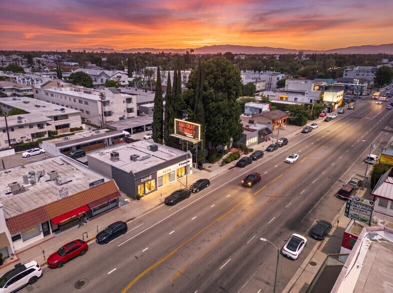 More Photos Of 4325-4327 Woodman Ave, Sherman Oaks Storefront Retail Office For Lease
