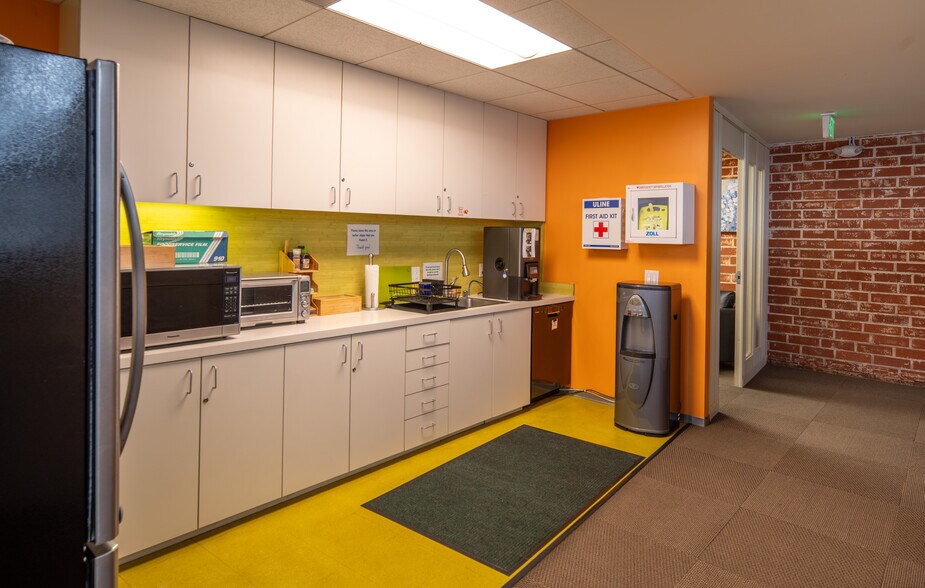 More Photos Of 48 S Chester Ave, Pasadena Office For Sale