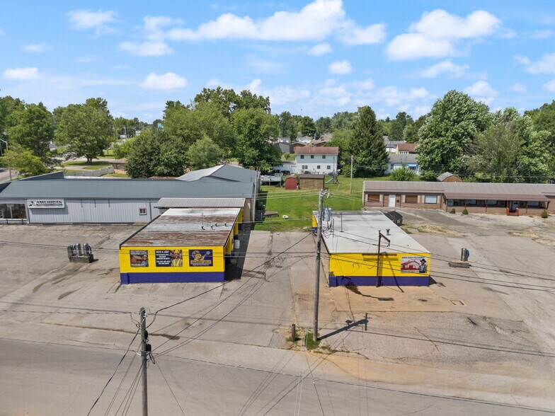 More Photos Of 756 Lakeshore Dr, Scottsburg Flex For Sale