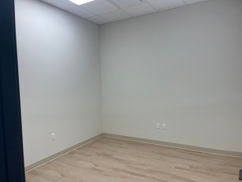 More Photos Of 3369 Argent Blvd, Ridgeland Office For Lease