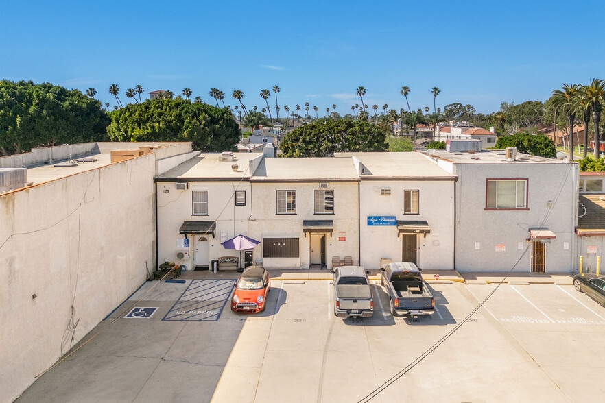 More Photos Of 224 Main St, Seal Beach Storefront For Sale