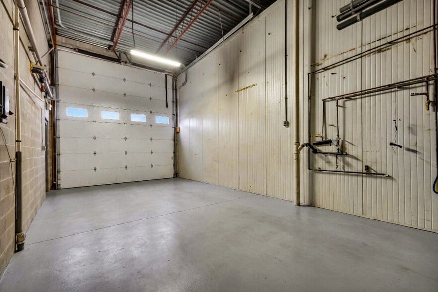 More Photos Of 2050 Sportys Dr, Batavia Warehouse For Sale