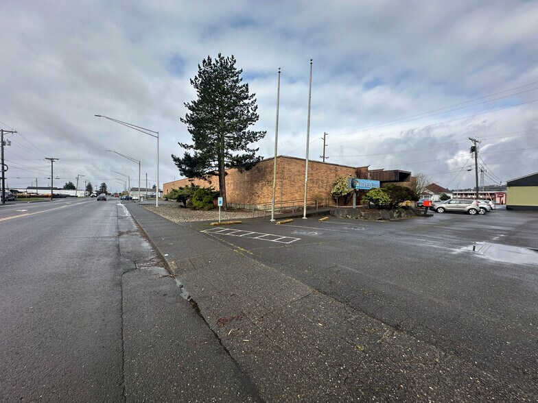 More Photos Of 315 S Michigan St, Aberdeen Office For Sale