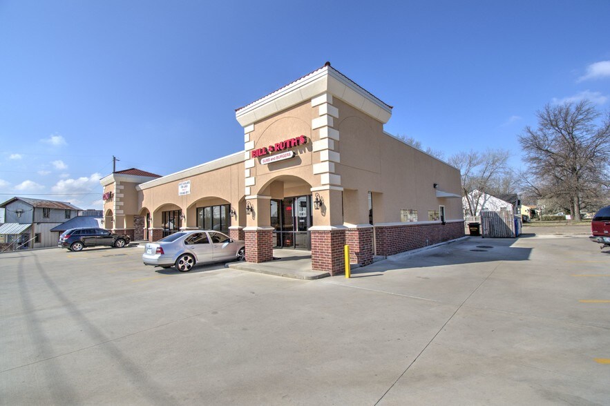 More Photos Of 407 N York St, Muskogee Freestanding For Lease