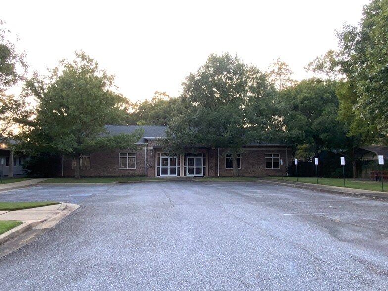 More Photos Of 1441 54th St, Columbus Office For Sale