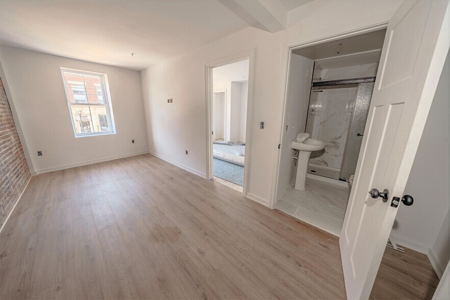 More Photos Of 37-39 E Main St, Searsport Storefront Retail Office For Sale