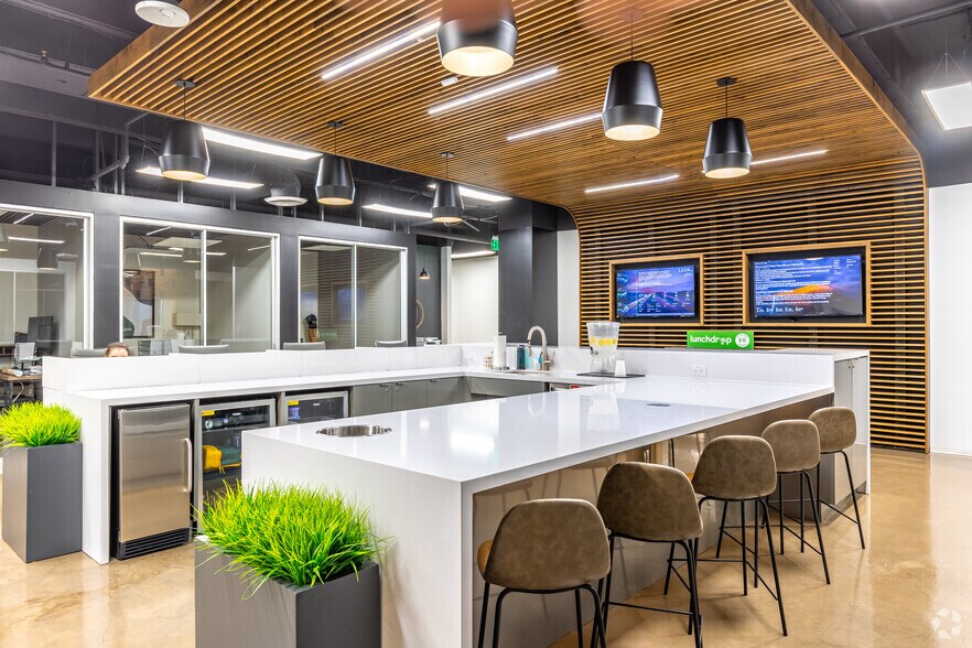 More Photos Of 2626 Cole Ave, Dallas Office Residential For Lease