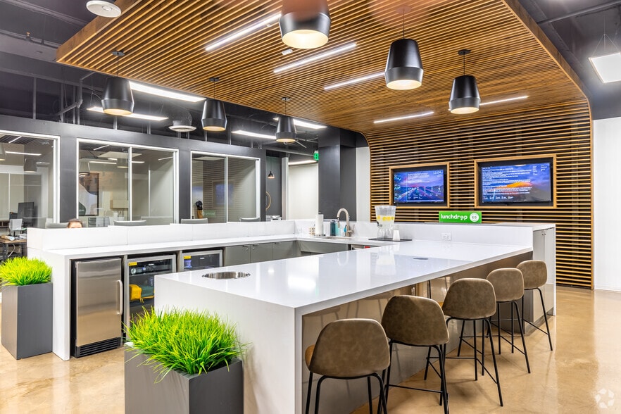 More Photos Of 2626 Cole Ave, Dallas Coworking Space