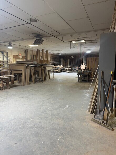 More Photos Of 65 Angus St, Trussville Freestanding For Sale