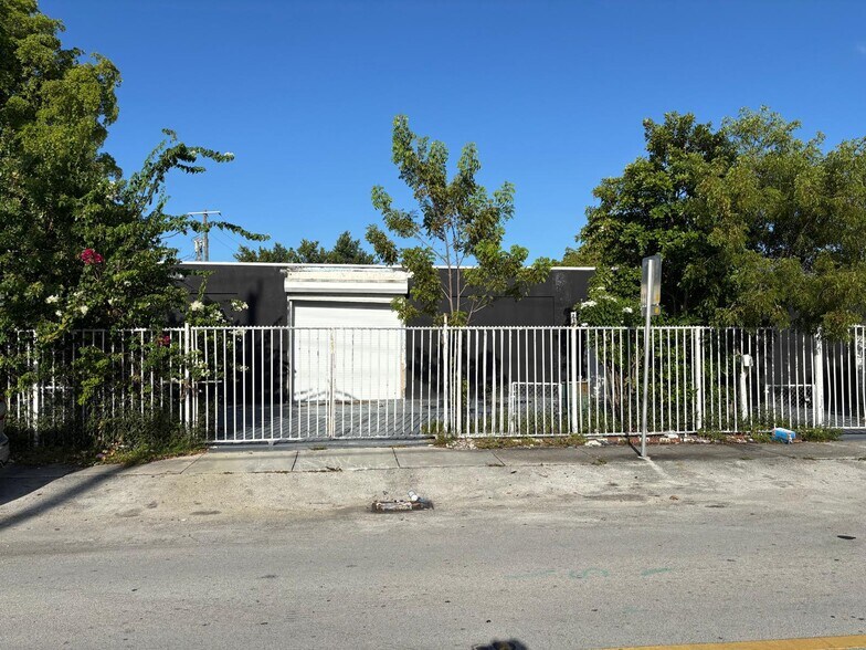 More Photos Of 1085 NW 62nd St, Miami Showroom For Sale