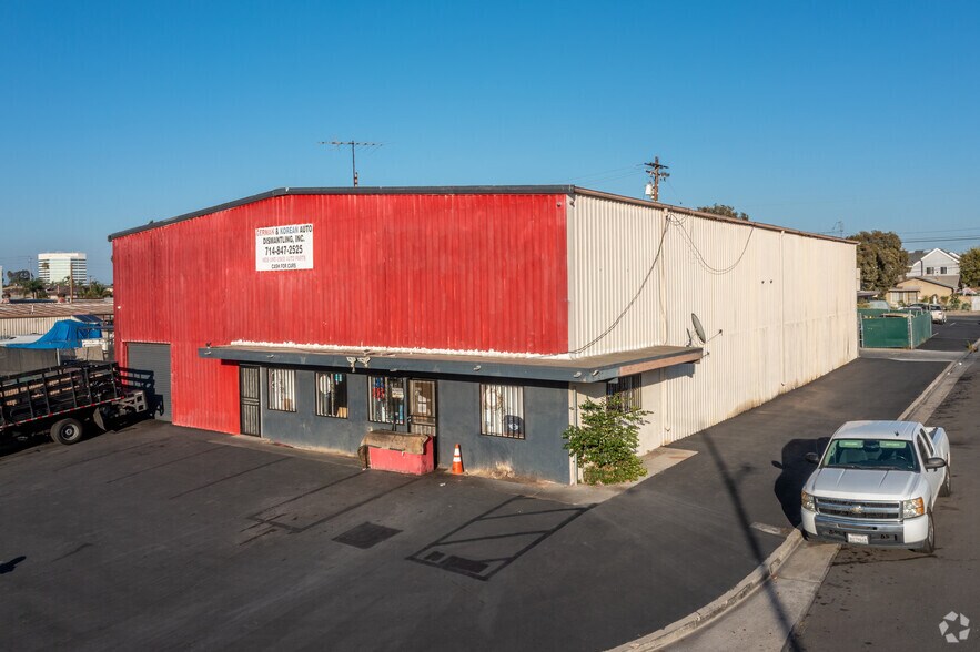 Primary Photo Of 7671 Liberty Dr, Huntington Beach Warehouse For Lease