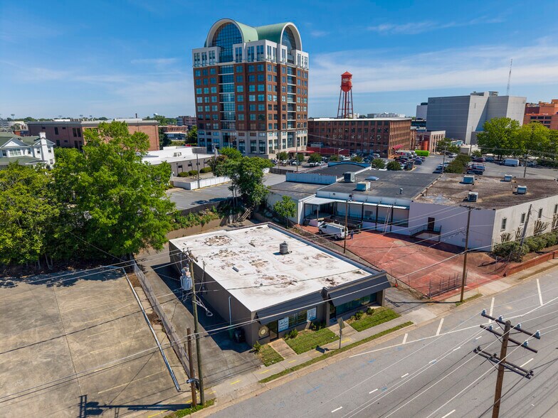 More Photos Of 512-514 W Green St, High Point Freestanding For Lease