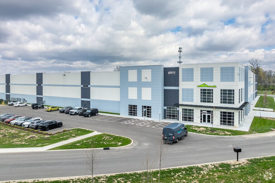 More Photos Of 1800 Deffenbaugh Ct, Columbus Distribution For Lease