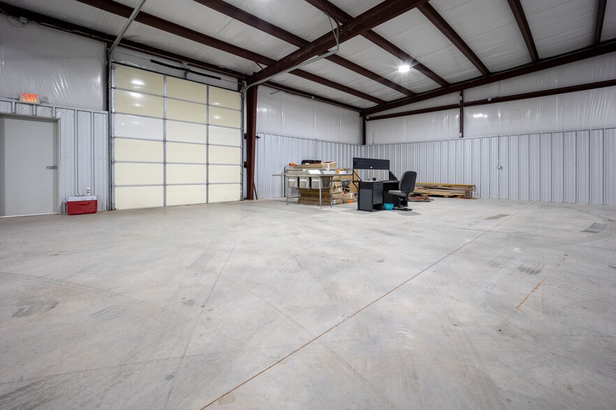 More Photos Of 6600 S I 35 Service Rd, Oklahoma City Flex For Lease