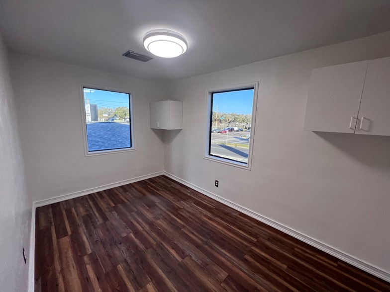 More Photos Of 5355 Dr. Martin Luther King, J St N, Saint Petersburg Office For Lease