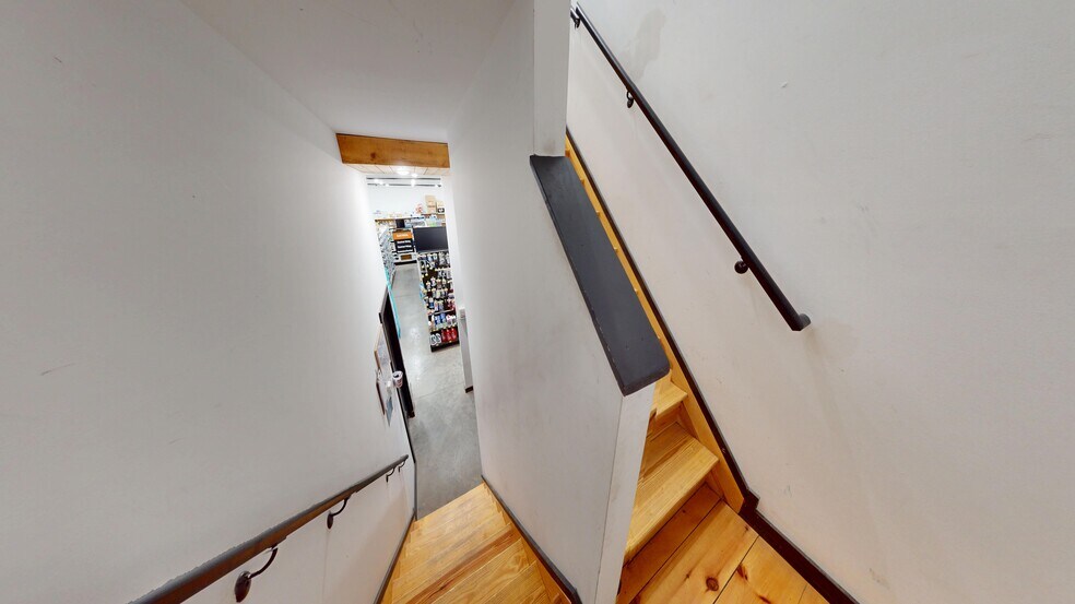 More Photos Of 4 Bona Ventura Ave, Wallkill Auto Repair For Sale