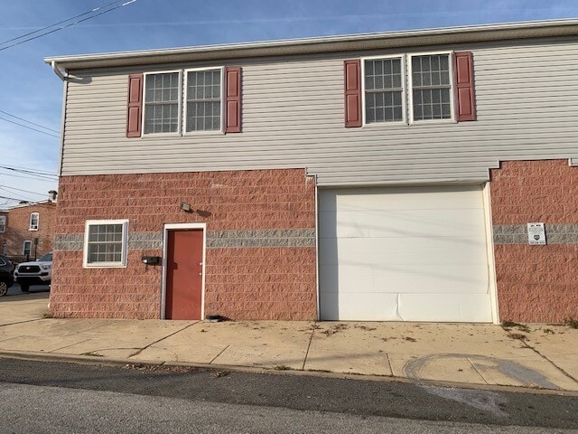 Primary Photo Of 327 6th Ave, Wilmington Light Distribution For Lease