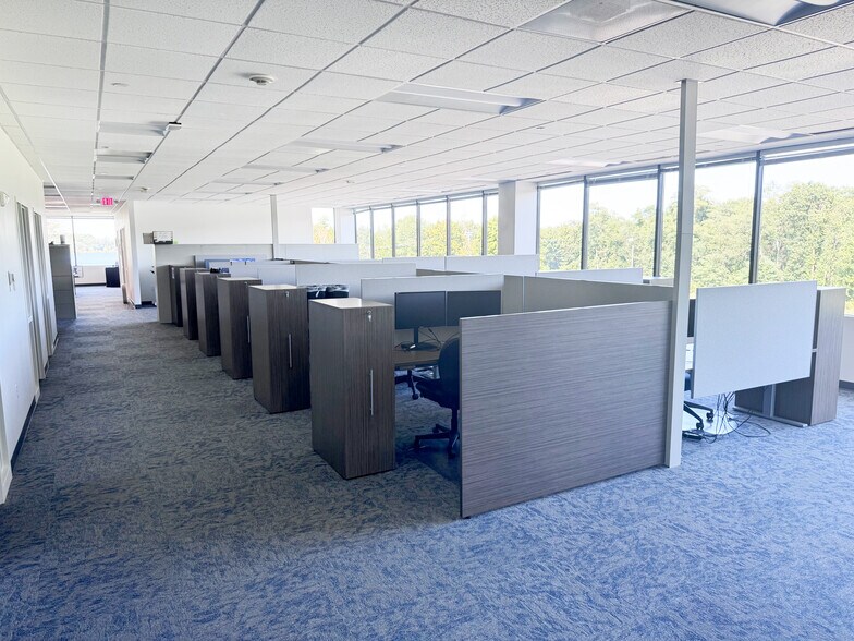 More Photos Of 1 Lakeshore Ctr, Bridgewater Office For Lease