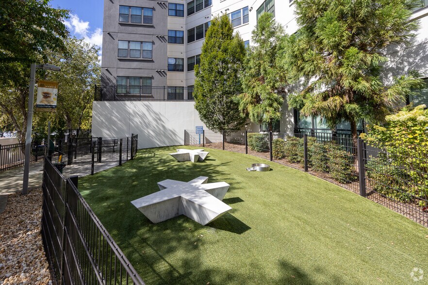More Photos Of 6050 Roswell Rd NE, Sandy Springs Apartments For Lease