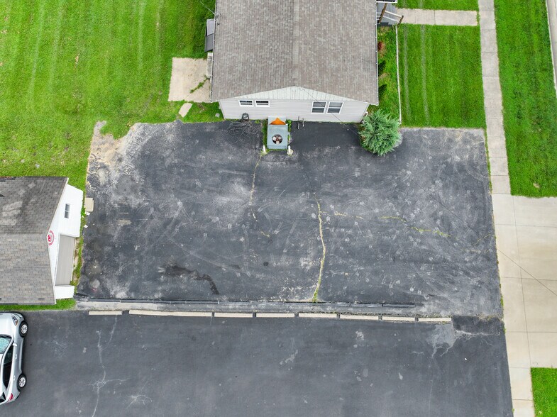 More Photos Of 806 Poplar St, Benton Office For Sale