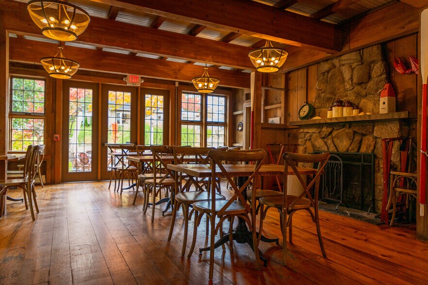 More Photos Of 262 Shore Rd, Ogunquit Restaurant For Sale