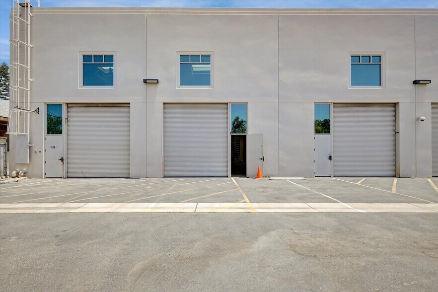 More Photos Of 250 S Pacific St, San Marcos Flex For Lease