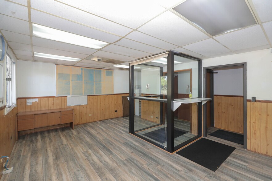 More Photos Of 4950 W Pershing Rd, Cicero Warehouse For Lease