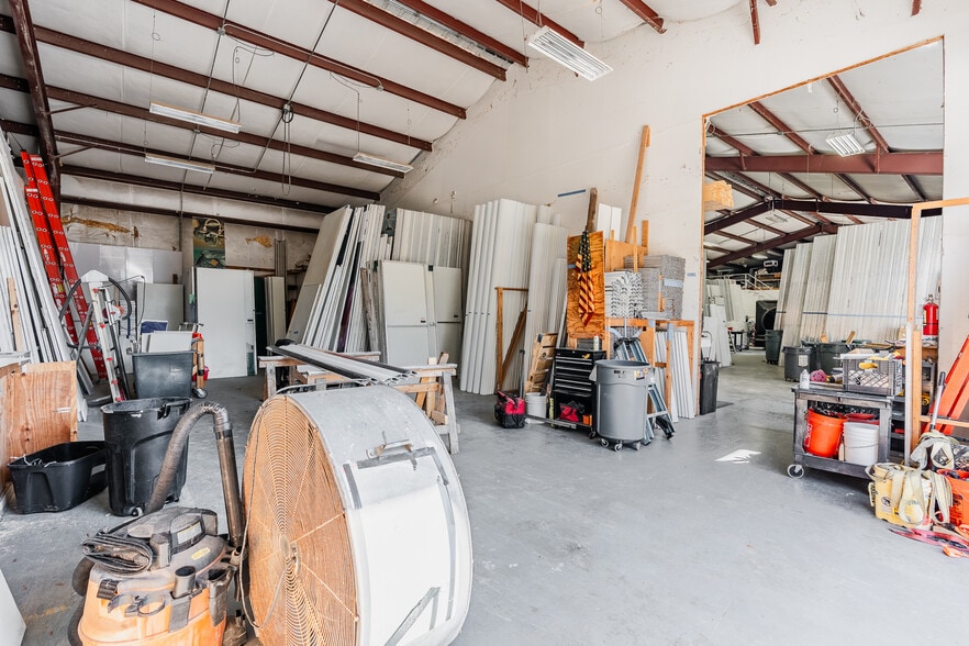 More Photos Of 820 35th Ct, Vero Beach Warehouse For Sale