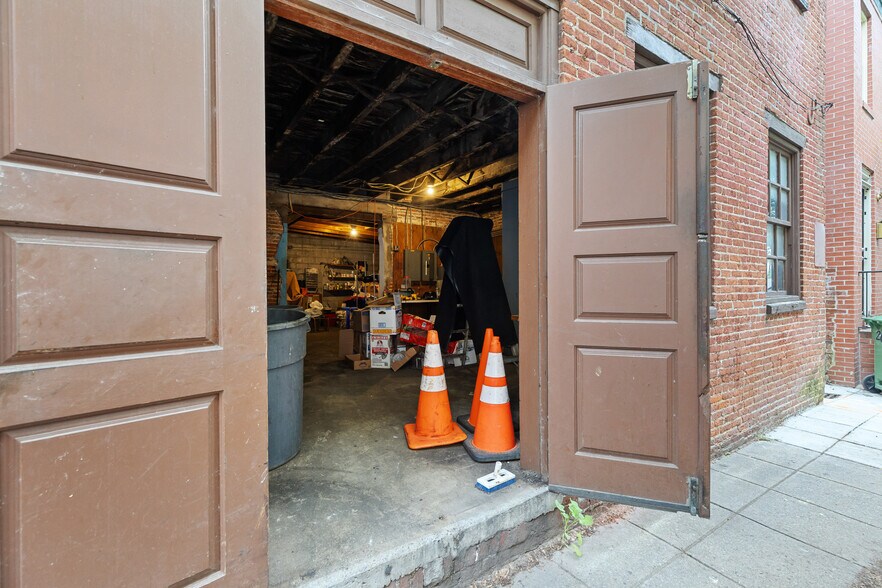 More Photos Of 663 W Pratt St, Baltimore Storefront Retail Residential For Sale