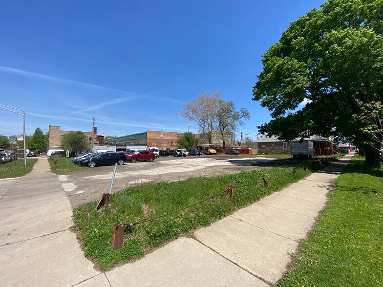 More Photos Of 4850 W Bloomingdale Ave, Chicago Warehouse For Sale