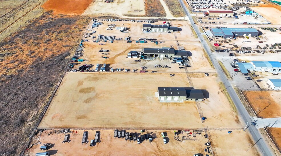 More Photos Of 1506 County 140 rd, Midland Warehouse For Lease