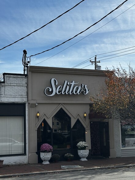 Primary Photo Of 152 Union Ave, Lynbrook Restaurant For Sale