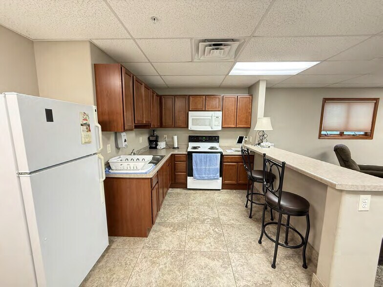 More Photos Of 8494 Market St, Middleton Flex For Sale