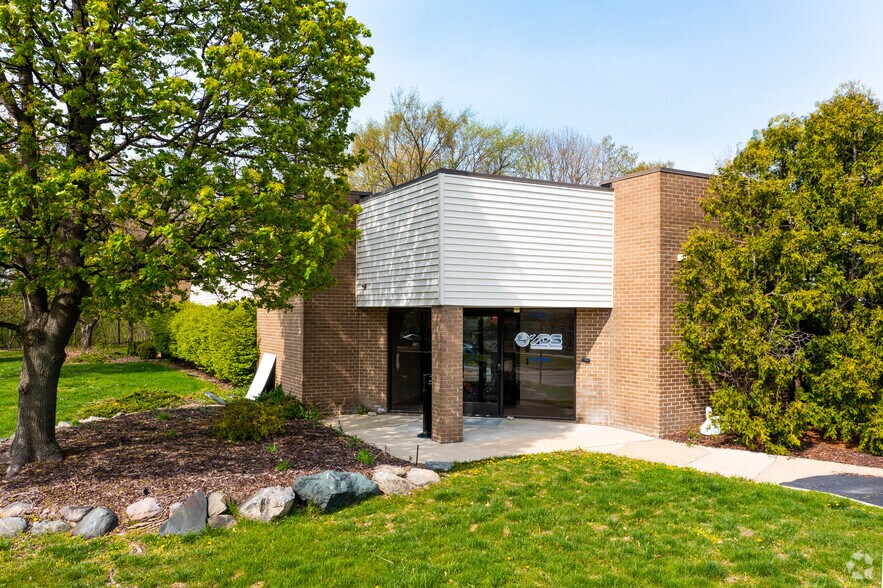 More Photos Of 37900 Interchange Drive, Farmington Hills Warehouse For Lease