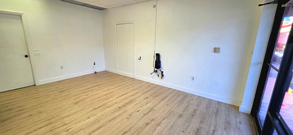 More Photos Of 2632 Pemberton Dr, Apopka Warehouse For Lease