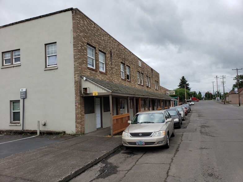 More Photos Of 145 S Main St, Jefferson Apartments For Sale