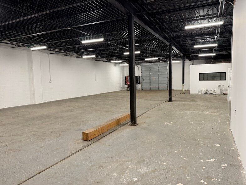 More Photos Of 88 Howard Ave, Bridgeport Warehouse For Lease