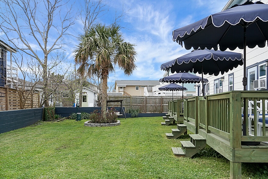 More Photos Of 205 Harper Ave, Carolina Beach Hotel For Sale