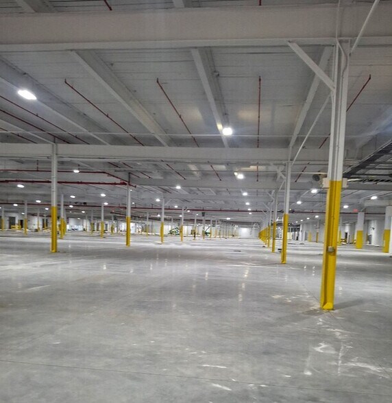 More Photos Of 401 W Hanes Mill Rd, Winston-Salem Manufacturing For Lease