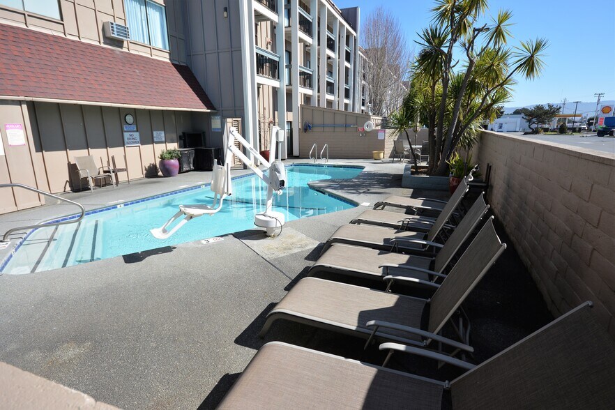 More Photos Of 1929 4th St, Eureka Hotel For Sale