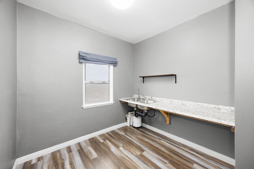 More Photos Of 9511 Las Tunas Dr, Temple City Medical For Sale