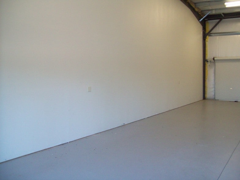 More Photos Of 4588 Old Troup Hwy, Tyler Showroom For Lease