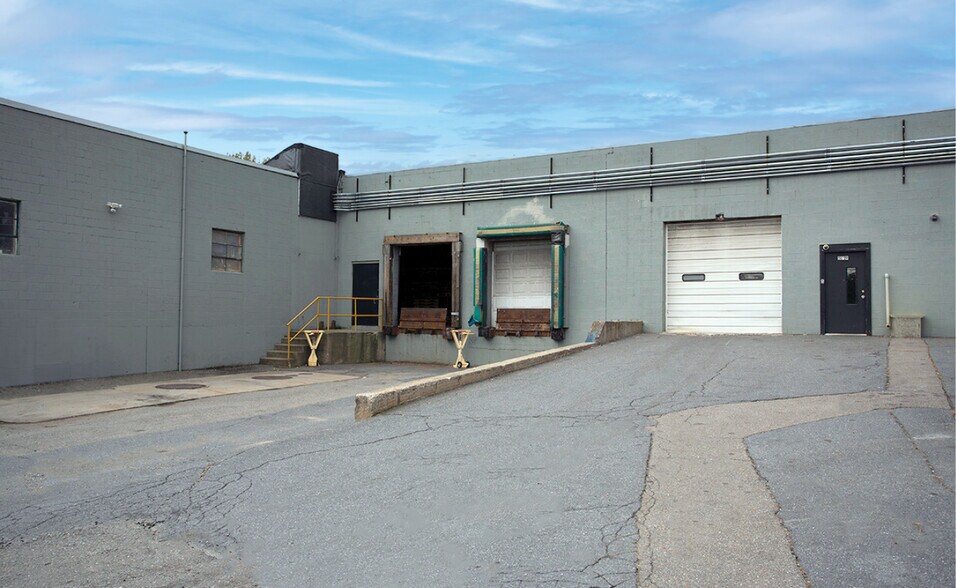 More Photos Of 529 Lancaster St, Leominster Warehouse For Lease