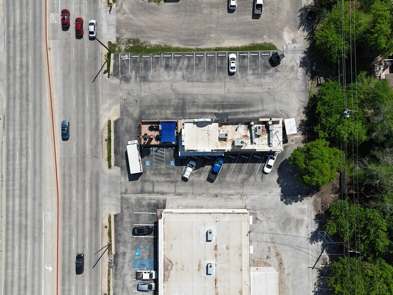 More Photos Of 1725 W University Dr, Denton Freestanding For Sale