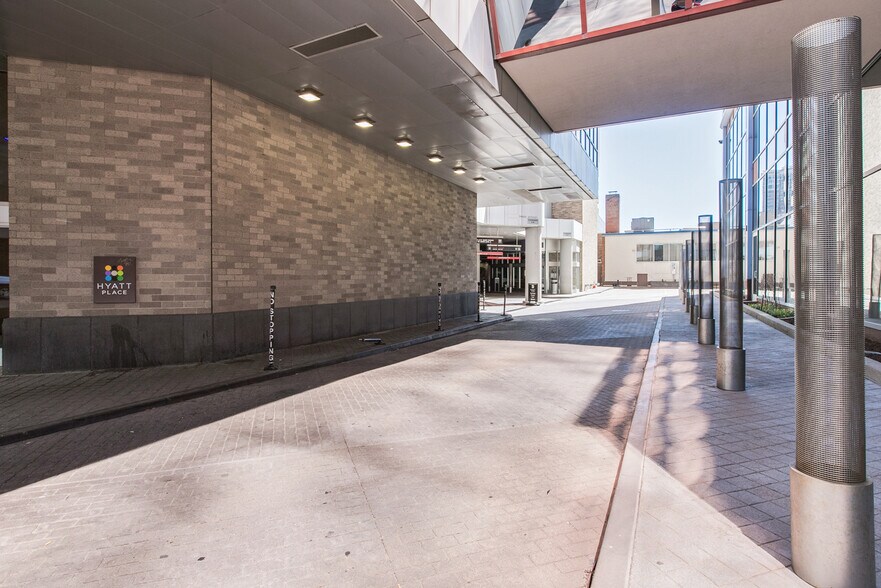 More Photos Of 431 S 7th St, Minneapolis Office Residential For Lease