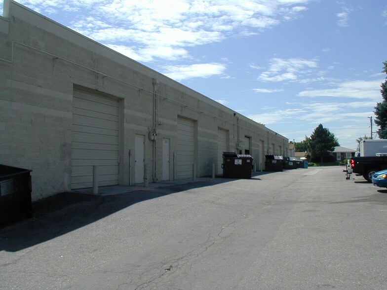 More Photos Of 4301 S Federal Blvd, Englewood Light Distribution For Lease