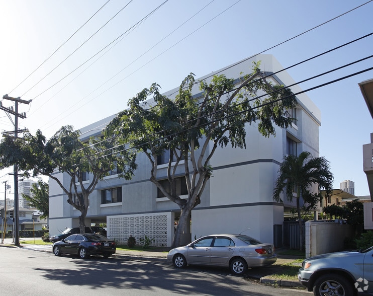 More Photos Of 922 Mccully St, Honolulu Apartments For Sale
