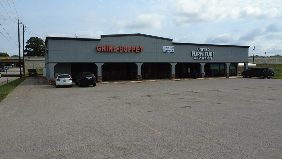 More Photos Of 230 Moody Rd, Sealy Freestanding For Lease