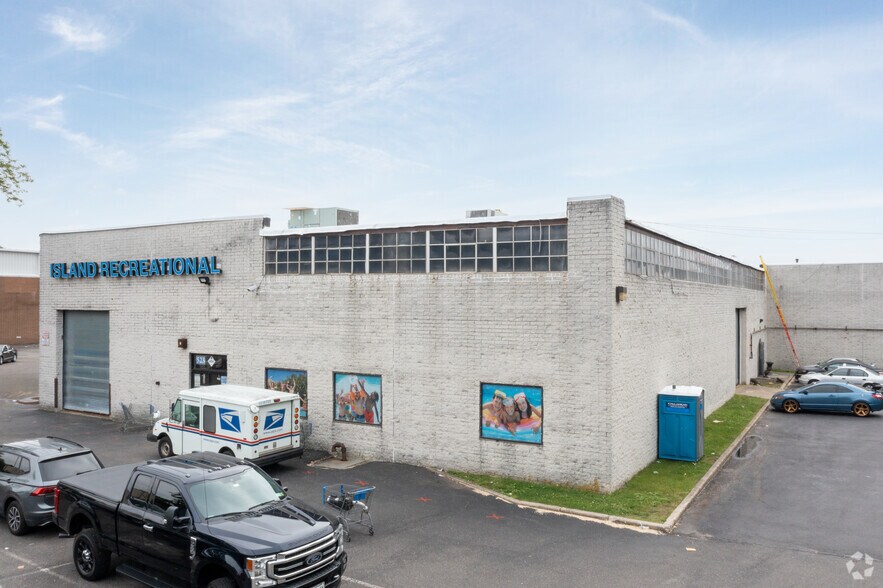 More Photos Of 511-523 Commack Rd, Deer Park Warehouse For Lease