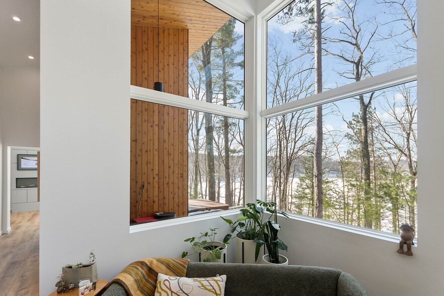 More Photos Of 7103 Lake View Rdg, Lake Ann Hospitality For Sale